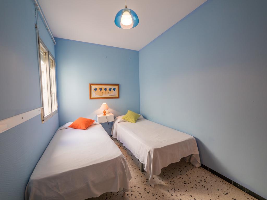 Agi Avenida Apartments Roses Oda fotoğraf